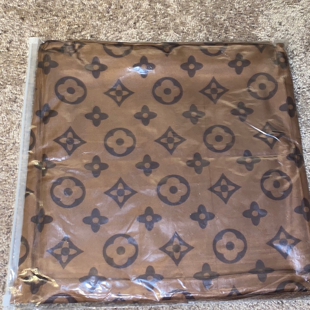 Louis Vuitton look a like scarf. 100% silk. Purchased in Turkey.